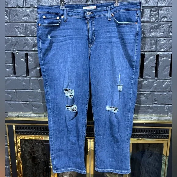 Levi's Women's Distressed boyfriend Blue Jeans - Picture 1 of 5